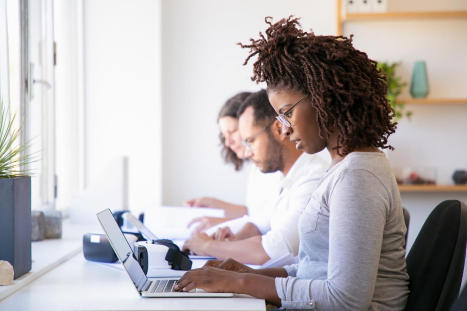 Séance de formation en planification financière avec des experts canadiens